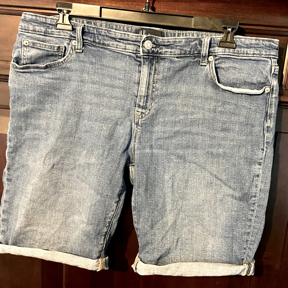 Gap Denim Burmuda shorts quality Mom shorts Sz 16/33